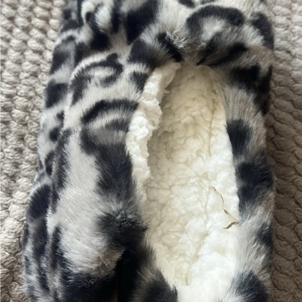 Womens Sz 8 10 Animal Print Fleece Slipper Socks Grippers Medium Large 3 Pairs - Picture 3 of 6